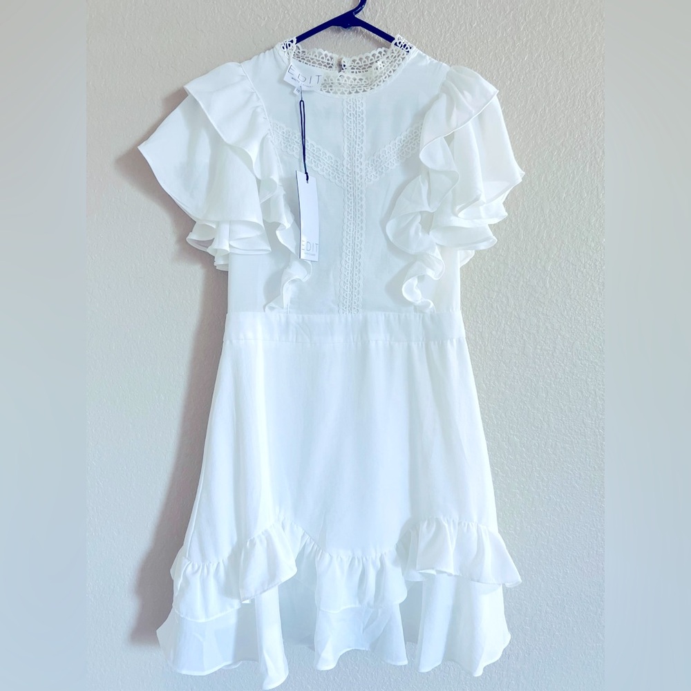 Beautiful dress
White color